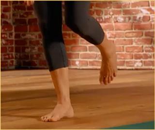 Marisa Tomei feet photo thumbnail