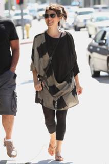 Marisa Tomei feet photo thumbnail