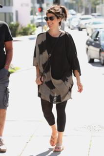 Marisa Tomei feet photo thumbnail
