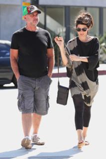 Marisa Tomei feet photo thumbnail