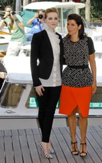 Marisa Tomei feet photo thumbnail