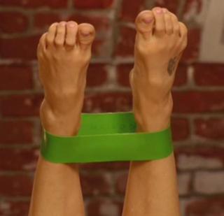 Marisa Tomei feet photo thumbnail