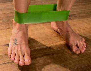 Marisa Tomei feet photo thumbnail