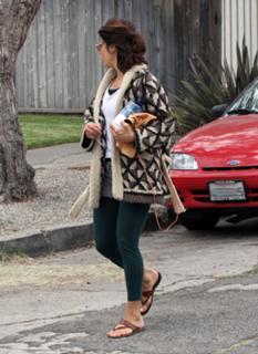 Marisa Tomei feet photo thumbnail