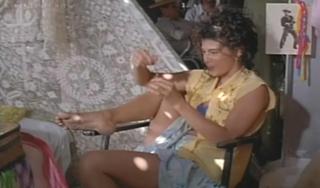 Marisa Tomei feet photo thumbnail