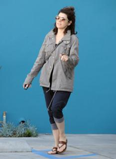 Marisa Tomei feet photo thumbnail