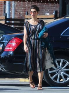 Marisa Tomei feet photo thumbnail