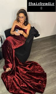 Mariska Hargitay feet photo thumbnail