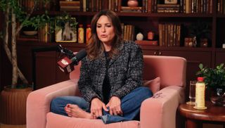 Mariska Hargitay feet photo 2
