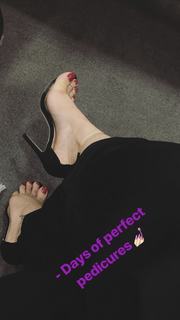 Mariyam Nafees feet photo 1