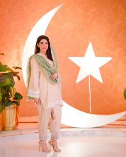 Mariyam Nafees feet photo 15