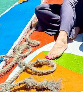 Mariyam Nafees feet photo 11