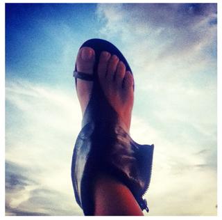 Marjorie De Sousa feet photo thumbnail