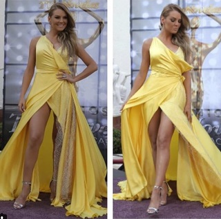 Marjorie De Sousa feet photo thumbnail