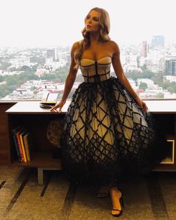Marjorie De Sousa feet photo thumbnail