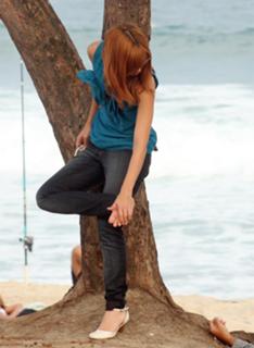 Marjorie Estiano feet photo thumbnail