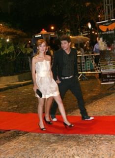 Marjorie Estiano feet photo thumbnail