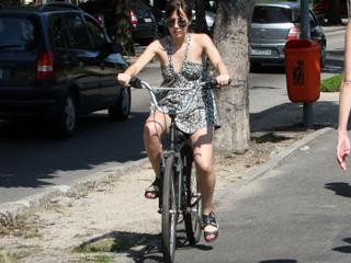 Marjorie Estiano feet photo thumbnail