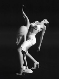 Marjorie Estiano feet photo 8