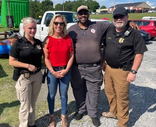 Marjorie Taylor Greene feet photo thumbnail