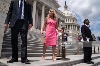 Marjorie Taylor Greene feet photo thumbnail