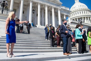Marjorie Taylor Greene feet photo thumbnail
