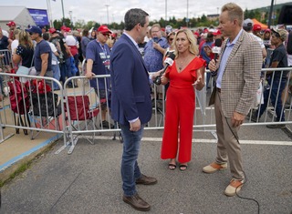 Marjorie Taylor Greene feet photo thumbnail