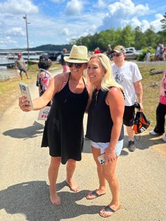 Marjorie Taylor Greene feet photo thumbnail