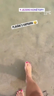 Markéta Pekarová Adamová feet photo 14