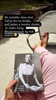 Markéta Pekarová Adamová feet photo 12