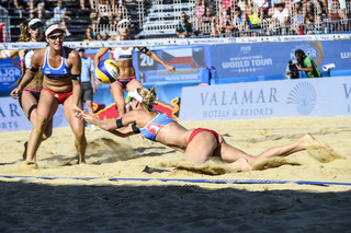 Markéta Sluková feet photo 1