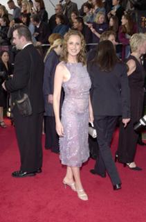 Marlee Matlin feet photo thumbnail