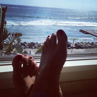 Marlee Matlin feet photo thumbnail