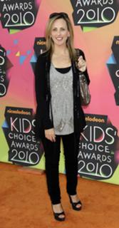 Marlee Matlin feet photo thumbnail