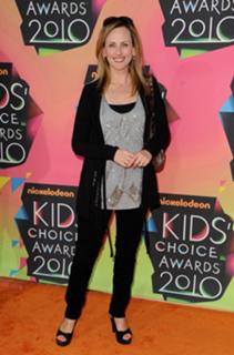 Marlee Matlin feet photo thumbnail