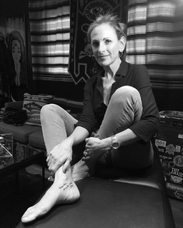 Marlee Matlin feet photo thumbnail