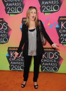 Marlee Matlin feet photo thumbnail
