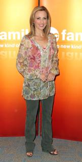 Marlee Matlin feet photo thumbnail