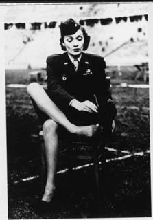 Marlene Dietrich feet photo 8