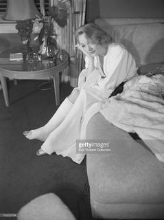 Marlene Dietrich feet photo 14