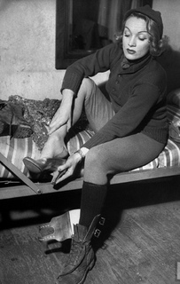 Marlene Dietrich feet photo 12