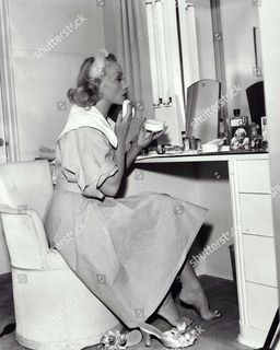 Marlene Dietrich feet photo 3