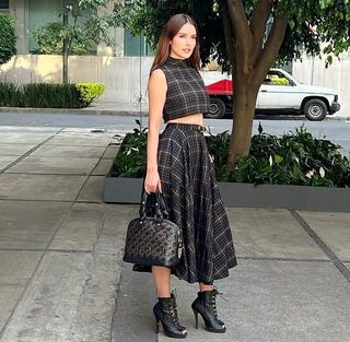 Marlene Favela feet photo thumbnail