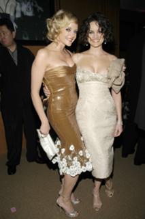 Marley Shelton feet photo thumbnail