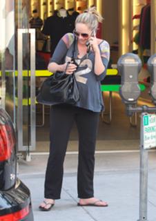 Marley Shelton feet photo thumbnail