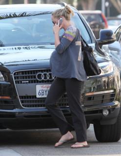 Marley Shelton feet photo thumbnail