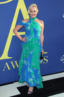 Marley Shelton feet photo thumbnail