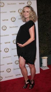 Marley Shelton feet photo thumbnail