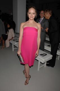 Marley Shelton feet photo thumbnail