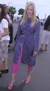 Marley Shelton feet photo thumbnail